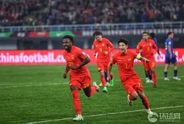 开云体育官方网站-DK血洗PSG，Zeus打出惊人五杀强强对话四强赛，留下经典瞬间