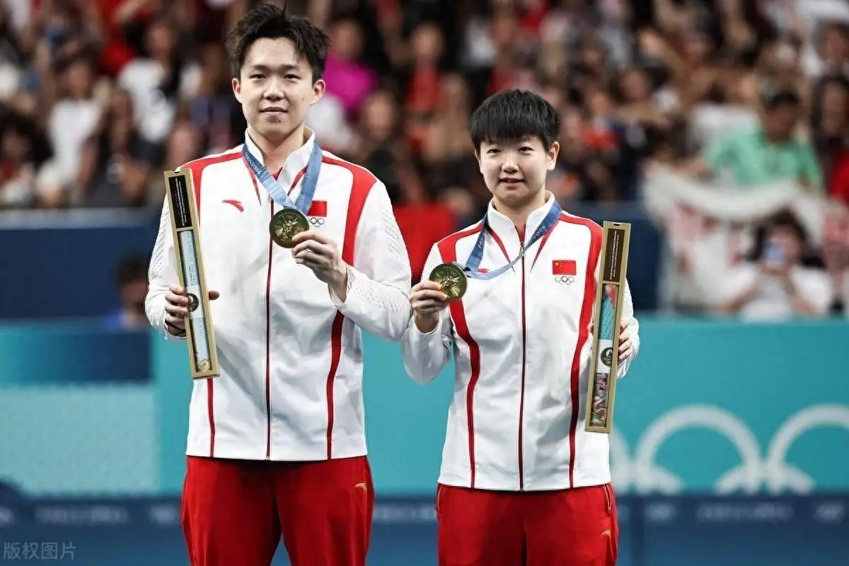 HKA横扫FNC，Knight极限生还后反打强强对话全球总决赛，成为赛场最大亮点