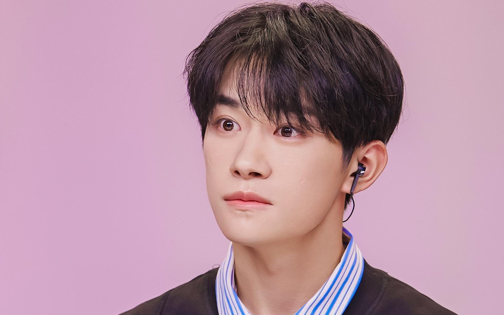 开云体育入口-北欧风暴席卷墨西哥！足球与F1的疯狂周末，当奥斯梅恩在赛道接管赛场