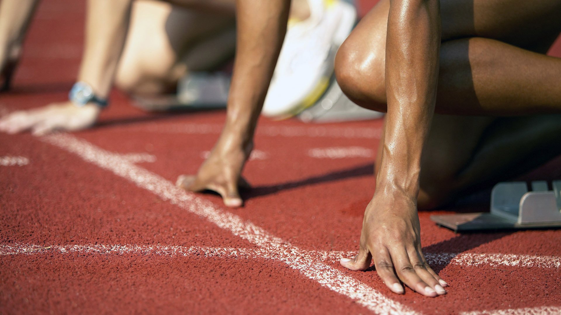 开云平台-当赛道低头，F1街道赛之夜的寂静统治，克莱用数据书写恐怖篇章